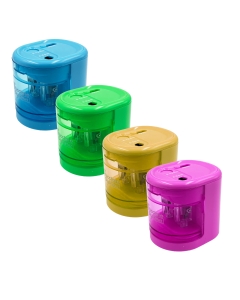 Temperamatite a 2 fori per matita fino a diametro 12mm. Funziona con 4 pile AA  non incluse. Colori assortiti (blu, rosso, giallo, verde).