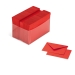 Buste e cartoncini in carta Burano Favini in scatole di acetato trasparente. Cartoncino certificato FSC da 200gr e Busta coordinata da 90gr. Formato 72x110mm. Colore: rosso.