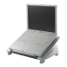 Supporto notebook consente di avere il laptop alla giusta inclinazione. Il fermo frontale mantiene il portatile al suo posto. Regolabile da 11 a 16,5cm. Portata massima 5 kg. Dimensioni: 10,4x38,6x36cm
